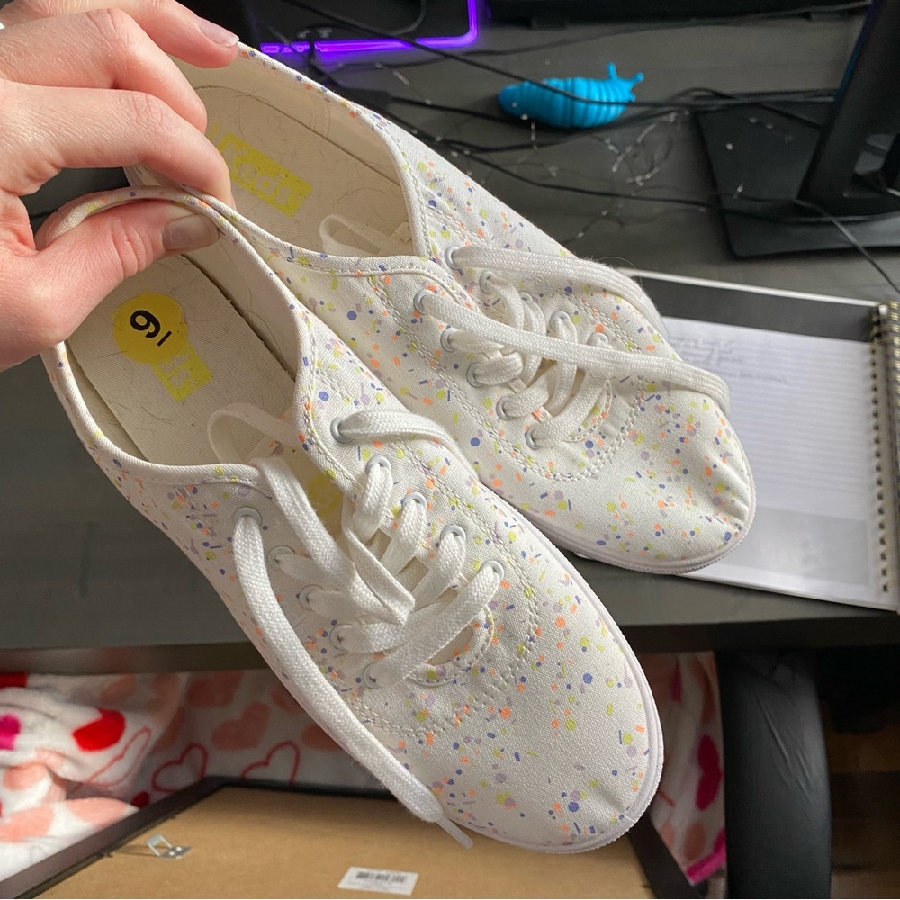 KEDS WOMEN SHOE SIZE 9